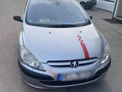 Grau Gebraucht 2002 Peugeot 307 Premium Kleinwagen | 699 € (Guter Preis)