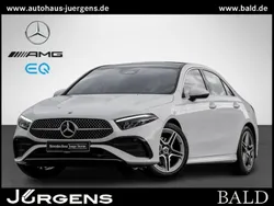 Weiss polarweiss Gebraucht 2024 Mercedes A200 AMG Limousine | 32.980 € (Fairer Preis)
