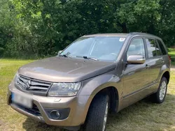 Braun Gebraucht 2014 Suzuki Grand Vitara SUV | 11.800 € (Etwas zu teuer)