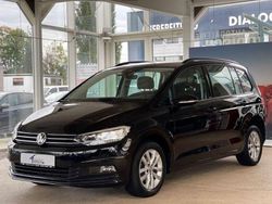 Schwarz Gebraucht 2019 VW Touran Comfortline Van / Kleinbus | 23.490 €