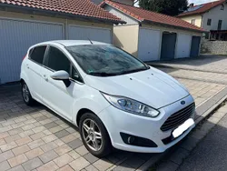 Weiß Gebraucht 2013 Ford Fiesta Kleinwagen | 2.800 €
