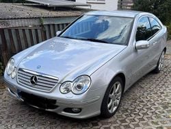 Silber Gebraucht 2006 Mercedes 220 Coupé | 3.600 € (Fairer Preis)