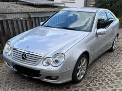 Silber Gebraucht 2006 Mercedes 220 Coupé | 3.800 €