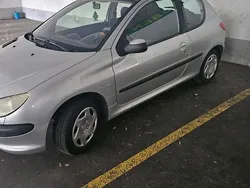 Gebraucht 2003 Peugeot 206 Kleinwagen | 900 €