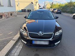 Schwarz Gebraucht 2014 Skoda Octavia Kombi | 5.850 € (Etwas zu teuer)