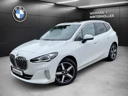 Weiß Gebraucht 2024 BMW 218 Active Tourer Luxury Line Van / Kleinbus | 33.780 € (Fairer Preis)