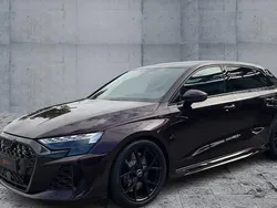 Rot Neu 2025 Audi RS3 Sportback Comfort Kleinwagen | 76.950 € (Etwas zu teuer)