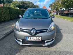 Grau Gebraucht 2013 Renault Scénic III Dynamique Van / Kleinbus | 2.800 €