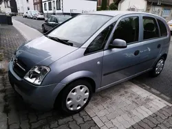 Grau Gebraucht 2004 Opel Meriva Van / Kleinbus | 900 € (Superpreis)