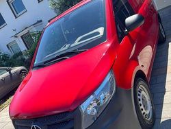 Rot Gebraucht 2016 Mercedes Vito Van / Kleinbus | 13.900 € (Fairer Preis)