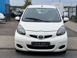 Weiß Gebraucht 2011 Toyota Aygo Cool Kleinwagen | 3.750 € (Guter Preis)