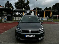 Grau Gebraucht 2017 VW Touran Van / Kleinbus | 15.000 € (Fairer Preis)