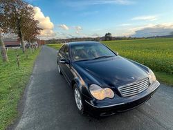 Gebraucht 2001 Mercedes 200 Limousine | 1.000 €