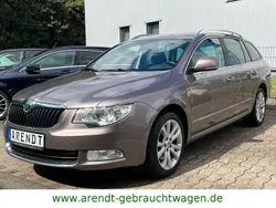 Violet Gebraucht 2012 Skoda Superb Family Kombi | 8.490 € (Etwas zu teuer)