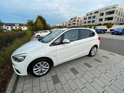 Weiß Gebraucht 2017 BMW 225 Active Tourer Van / Kleinbus | 12.900 € (Guter Preis)