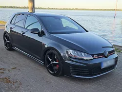 Schwarz Gebraucht 2015 VW Golf VII GTI Limousine | 15.699 € (Fairer Preis)