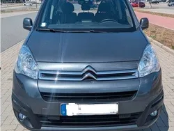 Grau Gebraucht 2018 Citroën Berlingo PureTech Van / Kleinbus | 11.000 € (Guter Preis)