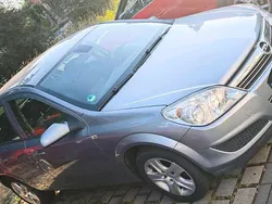 Blau Gebraucht 2008 Opel Astra Limousine | 2.100 € (Guter Preis)