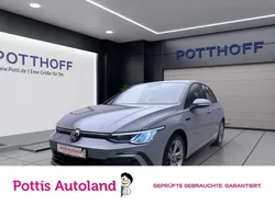 Grau Gebraucht 2022 VW Golf VIII R-line Limousine | 24.337 € (Guter Preis)