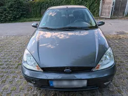 Grau Gebraucht 2004 Ford Focus Kleinwagen | 750 € (Superpreis)
