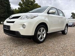 Weiß Gebraucht 2012 Toyota Urban Cruiser Life SUV | 7.890 € (Fairer Preis)