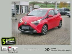 Vulcanorot Gebraucht 2021 Toyota Aygo X-play Kleinwagen | 7.990 € (Superpreis)