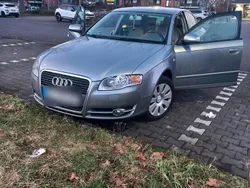 Grau Gebraucht 2005 Audi A4 Limousine | 4.600 € (Fairer Preis)