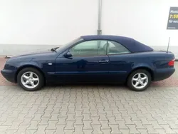 Blau Gebraucht 2001 Mercedes CLK200 Elegance Cabrio | 14.900 €