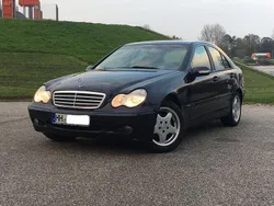 Blau Gebraucht 2003 Mercedes C200 Classic Limousine | 1.400 € (Fairer Preis)