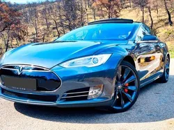 Grau Gebraucht 2015 Tesla Model S Limousine | 36.000 €