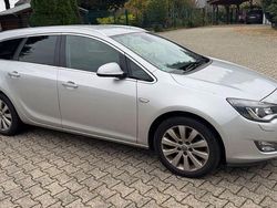 Silber Gebraucht 2011 Opel Astra Kombi | 3.990 € (Guter Preis)