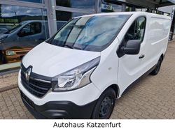 Weiß Gebraucht 2021 Renault Trafic Komfort Van / Kleinbus | 16.490 € (Fairer Preis)