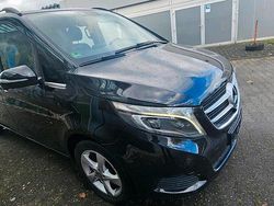 Schwarz Gebraucht 2015 Mercedes V220 Van / Kleinbus | 25.000 €