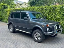 Grau Gebraucht 2018 Lada Urban SUV | 15.900 € (Teuer)