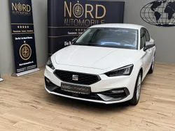 Weiss Gebraucht 2022 Seat Leon FR-Line | 20.900 € (Superpreis)