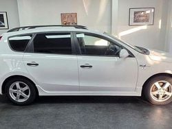 Weiß Gebraucht 2011 Hyundai i30 Kombi | 1.990 € (Superpreis)