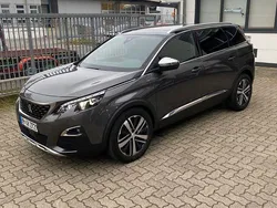 Grau Gebraucht 2019 Peugeot 5008 GT Van / Kleinbus | 28.600 € (Fairer Preis)