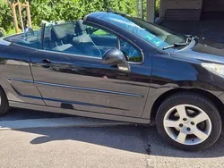 Schwarz Gebraucht 2011 Peugeot 207 CC Premium Cabrio | 3.600 € (Fairer Preis)