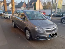 Grau Gebraucht 2008 Opel Zafira Van / Kleinbus | 4.450 € (Fairer Preis)