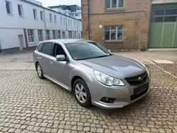 Grau Gebraucht 2012 Subaru Outback Active SUV | 6.000 €