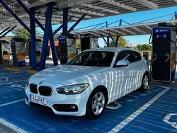 Weiß Gebraucht 2015 BMW 118 Coupé Sport Line Coupé | 10.000 €