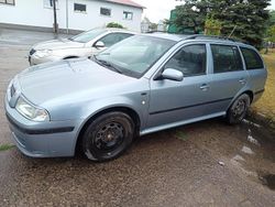 Silber Gebraucht 2002 Skoda Octavia Ambiente Kombi | 700 €