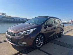 Braun Gebraucht 2014 Kia Ceed Sportswagon Platinum Edition Kombi | 10.700 € (Fairer Preis)