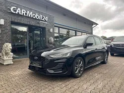 Obsidian schwarz metallic Gebraucht 2023 Ford Focus ST-Line Kombi | 20.900 € (Superpreis)