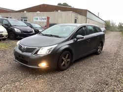 Grau Gebraucht 2009 Toyota Avensis Limousine | 1.699 €