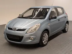 Blau (ice blue met.) Gebraucht 2011 Hyundai i20 Classic Kleinwagen | 3.980 € (Guter Preis)