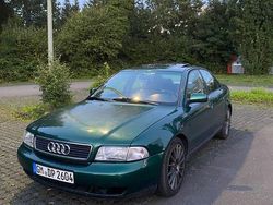 Grün Gebraucht 1998 Audi A4 Performance Limousine | 999 € (Guter Preis)