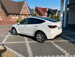 Weiß Gebraucht 2022 Tesla Model Y SUV | 38.999 € (Fairer Preis)