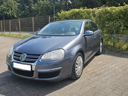 Grau Gebraucht 2006 VW Jetta Comfortline Limousine | 3.000 € (Etwas zu teuer)