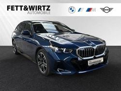 Phytonicblau metallic Gebraucht 2024 BMW i5 M Sport Kombi | 57.437 € (Superpreis)